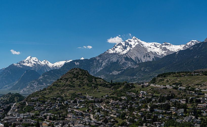 Uitzicht over Sion, Zwitserland van Ingrid Aanen