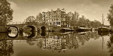 Canal houses on the Brouwersgracht in Amsterdam.