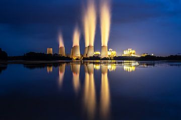 La centrale électrique de Jänschwalde à l'heure bleue
