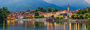 Panorama eines Abends in Mergozzo, Italien