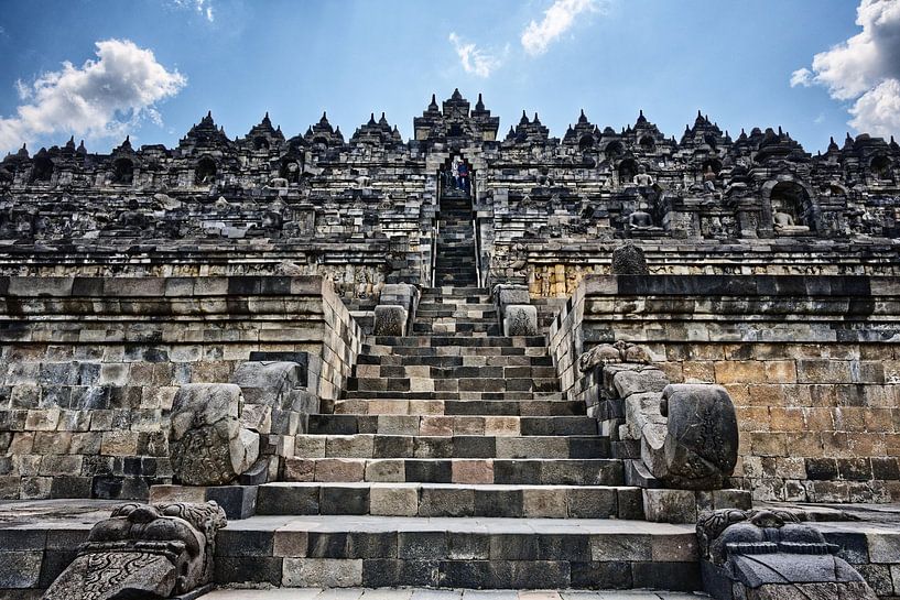 L’ascension mystique du temple de Borobudur par Frank Photos