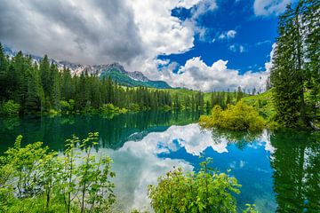 Het Carezzameer in de Dolomieten of Karersee tijdens de lente van Sjoerd van der Wal Fotografie