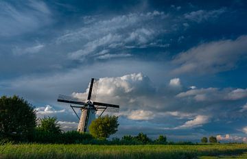 Moulin dans le paysage néerlandais