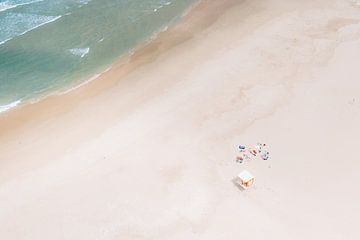 Drone shot van een bijna leeg strand in Zuid Afrika van Roy de ruiter
