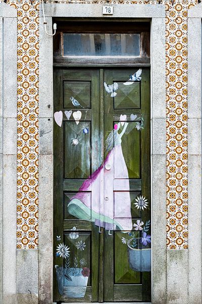 Painted door in Oliveira de Azeméis, Portugal by Paula Romein