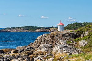 Leuchtfeuer auf der Schäreninsel Merdø in Norwegen