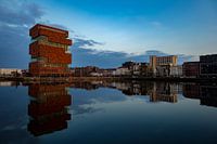 Reflectie MAS in het Willemdok