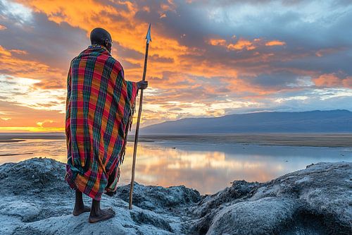 Maasai krijger bij zonsondergang