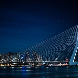Rotterdam in de nacht van Jaimy van Asperen
