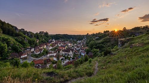 Pottenstein en Bavière au coucher du soleil