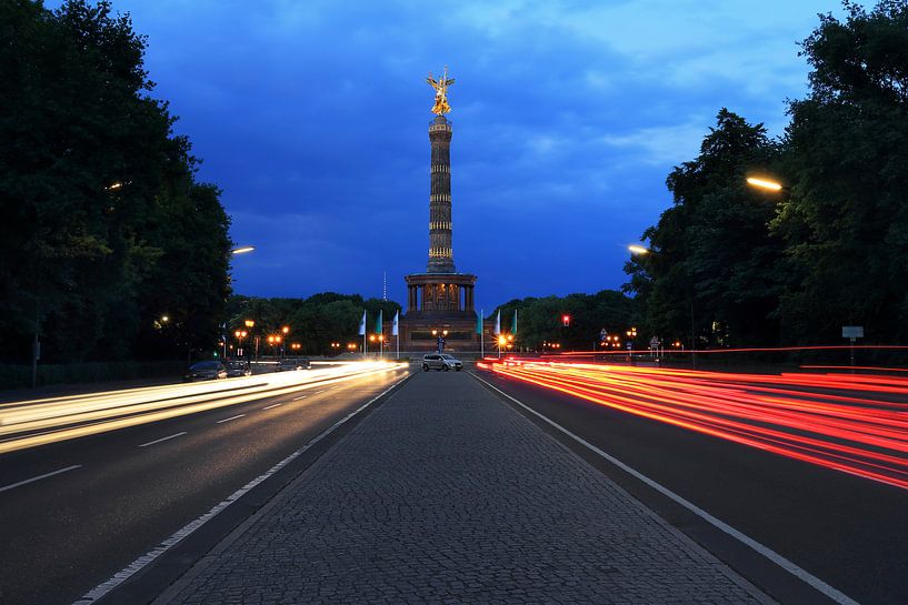 Victory Column Berlin by Frank Herrmann