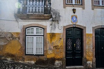 deur in dorp in portugal van Sabrina Varao Carreiro