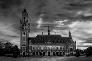 Schwarz-Weiß: Friedenspalast in Den Haag von Rene Siebring