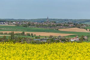 Blick auf das Kirchdorf Vijlen in Süd-Limburg