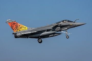 Landing van een Dassault Rafale M(arine). van Jaap van den Berg