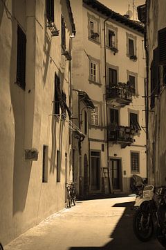 Toskana Italien Lucca Stadtzentrum Sepia von Hendrik-Jan Kornelis