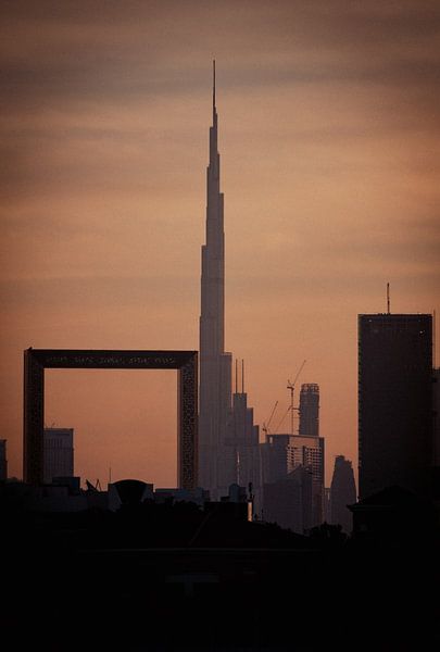 Burj Khalifa bei Sonnenuntergang von Michiel van den Bos