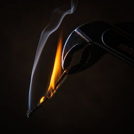 Lucifer en train de brûler dans la mancave sur Petra Niessen