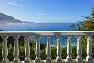 Balkon met uitzicht op zee van Gisela Scheffbuch thumbnail