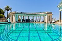 Waterbassin en zuilengang, Hearst Castle, Californië