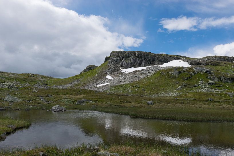 Berglandschap met bergmeer van Patrick Verhoef