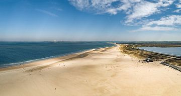 Het strand van Vrouwenpolder in de lente