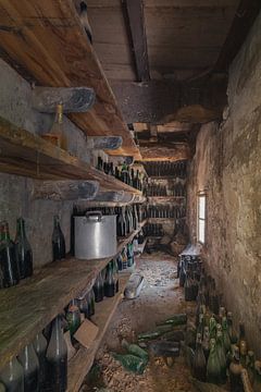 Oude wijnkelder van een Italiaanse villa van Perry Wiertz