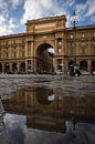 Reflecties op Piazza della Repubblica van Sjors Gijsbers thumbnail