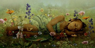 Meisje slapend in een bloemenweide van Marijke van Loon