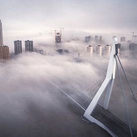 Rotterdam dans le brouillard sur Jeroen van Dam