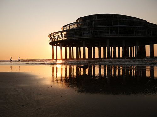 Coucher de soleil sur la jetée de Scheveningen