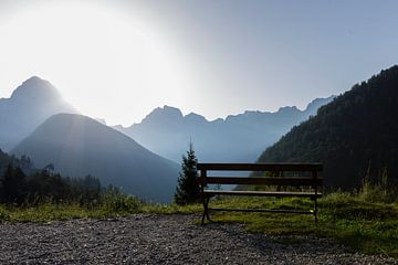 A bench overlooking Slovenie van Stefan van Nieuwenhoven