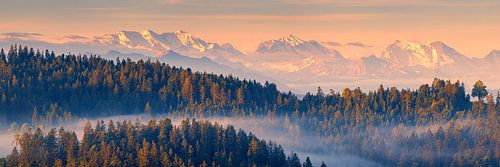 Panorama en zonsopkomst in Emmental, Zwitserland