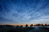 Lichtende nachtwolken boven de heide van Karla Leeftink thumbnail