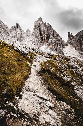 Der Weg zum Endpunkt, den Dolomiten.