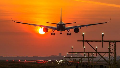 Singapore Airlines Airbus 350 landet auf dem Flughafen Schiphol