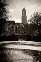 Waterstromen in de Weersingel.