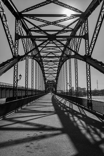 Tijdloze bogen aan de Elbe