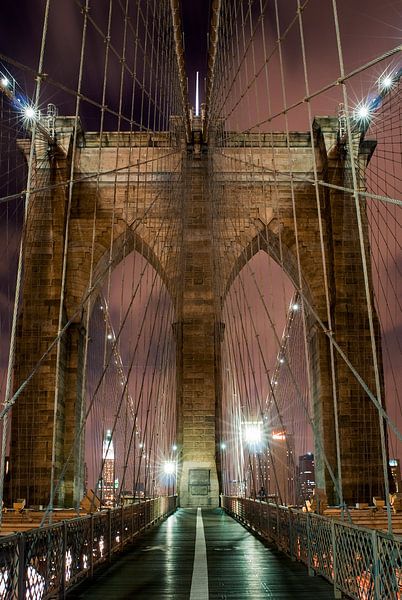 Bezaubernde Nacht auf der Brooklyn Bridge - Ikonische Wanddekoration von Eriks Photoshop