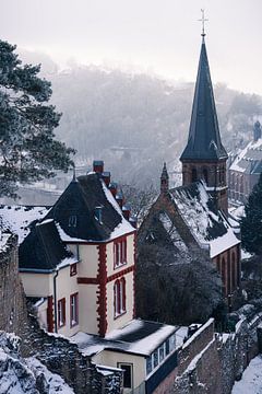 Saarburg in de winter met sneeuw van Luis Emilio Villegas Amador