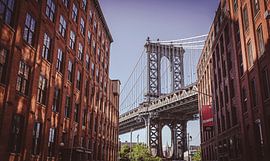 Manhattan Bridge Tower DUMBO, New York City, Amérique sur Patrick Groß