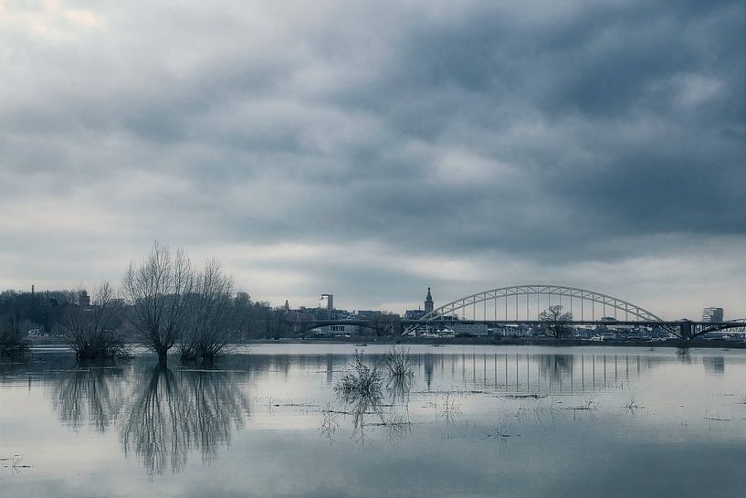 Nijmegen at high tide by Geert Klein Breteler