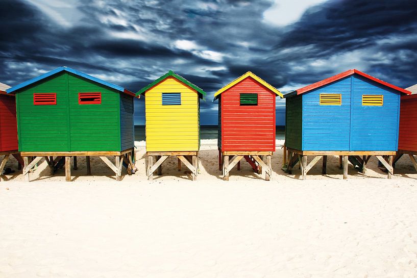 Muizenberg gekleurde strandhuisjes in Kaapstad van Heleen van de Ven