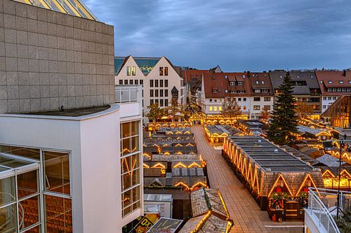 Uitzicht op de kerstmarkt van Ulm