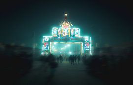 Buurtentreeboog bij de Kumbh Mela van Edgar Bonnet-behar