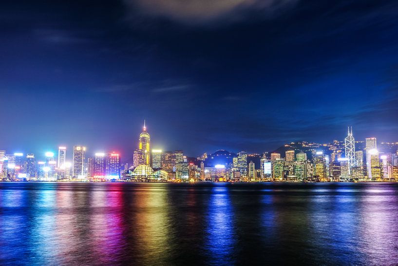 Hong Kong Blue Hour van Cho Tang