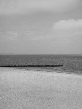 Beach and sea by Der HanseArt