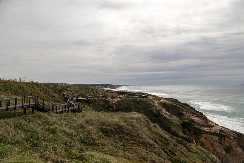 Der Strandweg ist ideal für einen gemütlichen Spaziergang entlang des Strandes von Foz do Arelho-Mar. von Marjolein Zijlstra
