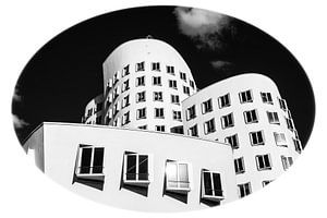 Les bâtiments de Gehry à Düsseldorf en noir et blanc sur Dieter Walther