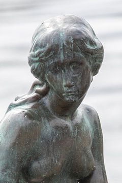 Portrait de la statue de la Petite Sirène sur Anne Ponsen